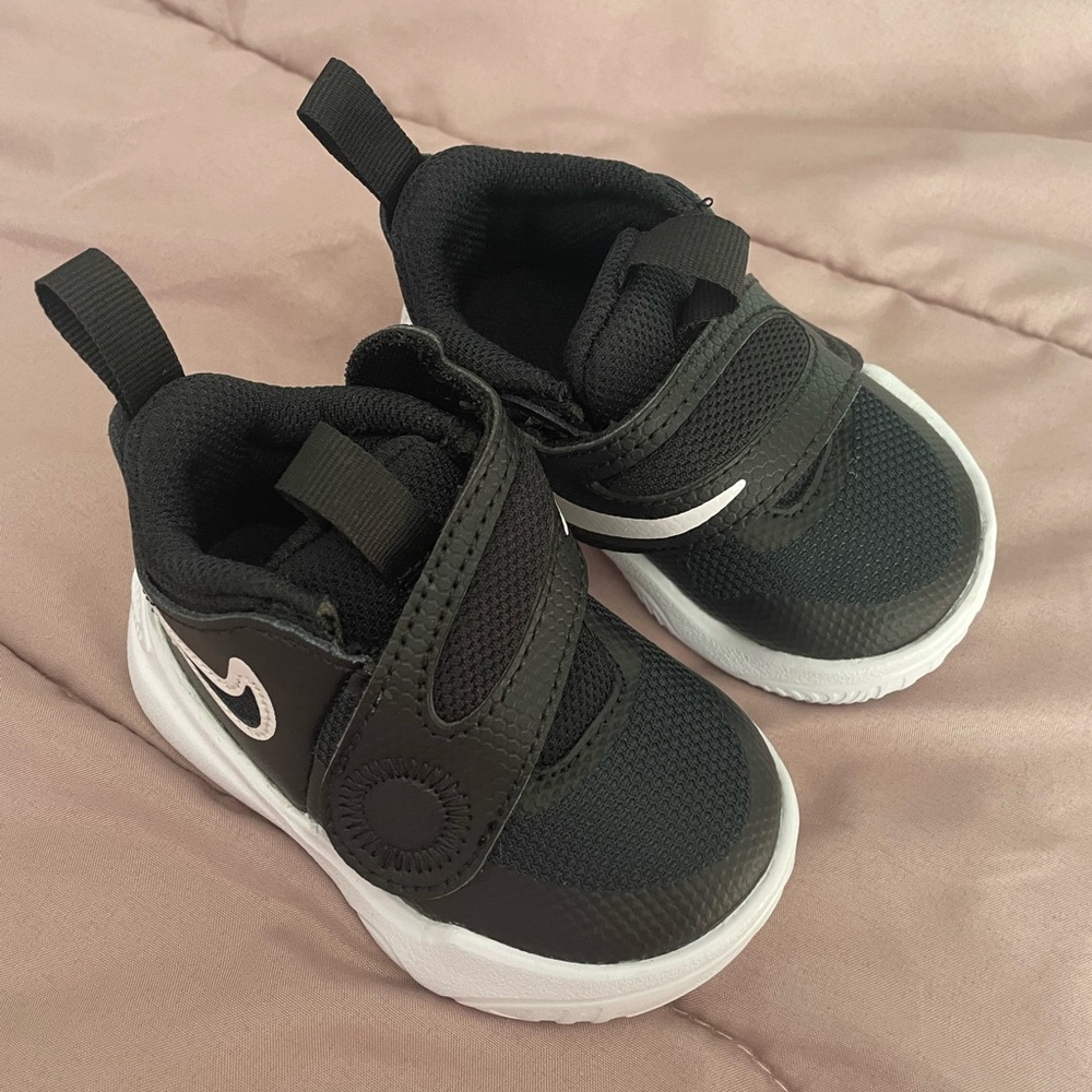 Nike Infant Black and White Sneakers